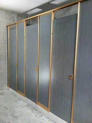 成都站洗手间隔断定制 抗倍特板的优势与应用